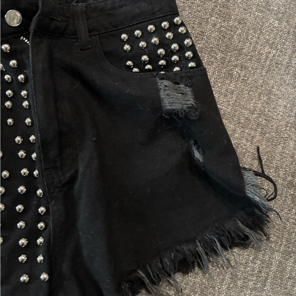 Black Studded Jean Shorts 28/M/6 NWOT - Picture 3 of 5